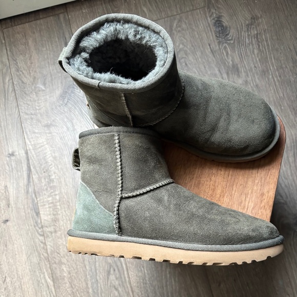 Ugh Moss Green Ankle Boots - Picture 1 of 6